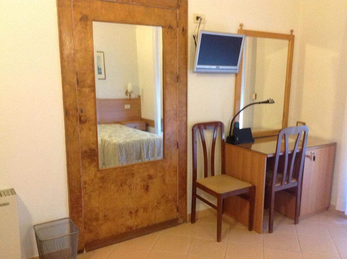 Hotel Castello Мезаньє Номер фото