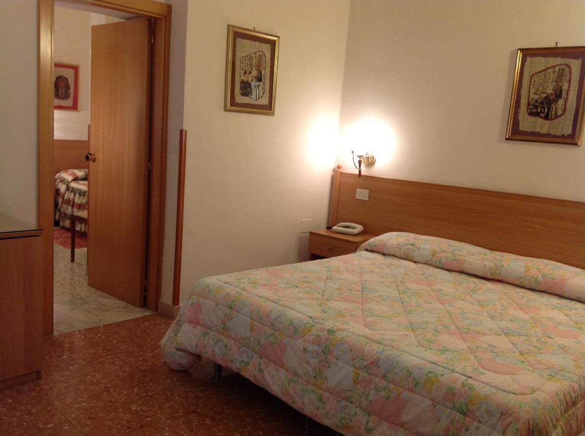Hotel Castello Мезаньє Номер фото